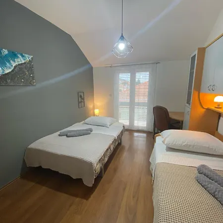 Mrvica Τρογκίρ