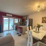 Mrvica Apartment
