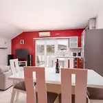 Mrvica Apartment