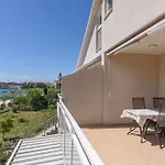 Apartment Mrvica *