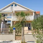 Apartment Mrvica *